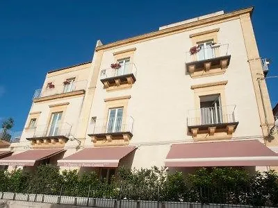 Hotel La Dimora Di Piazza Carmine Raguse